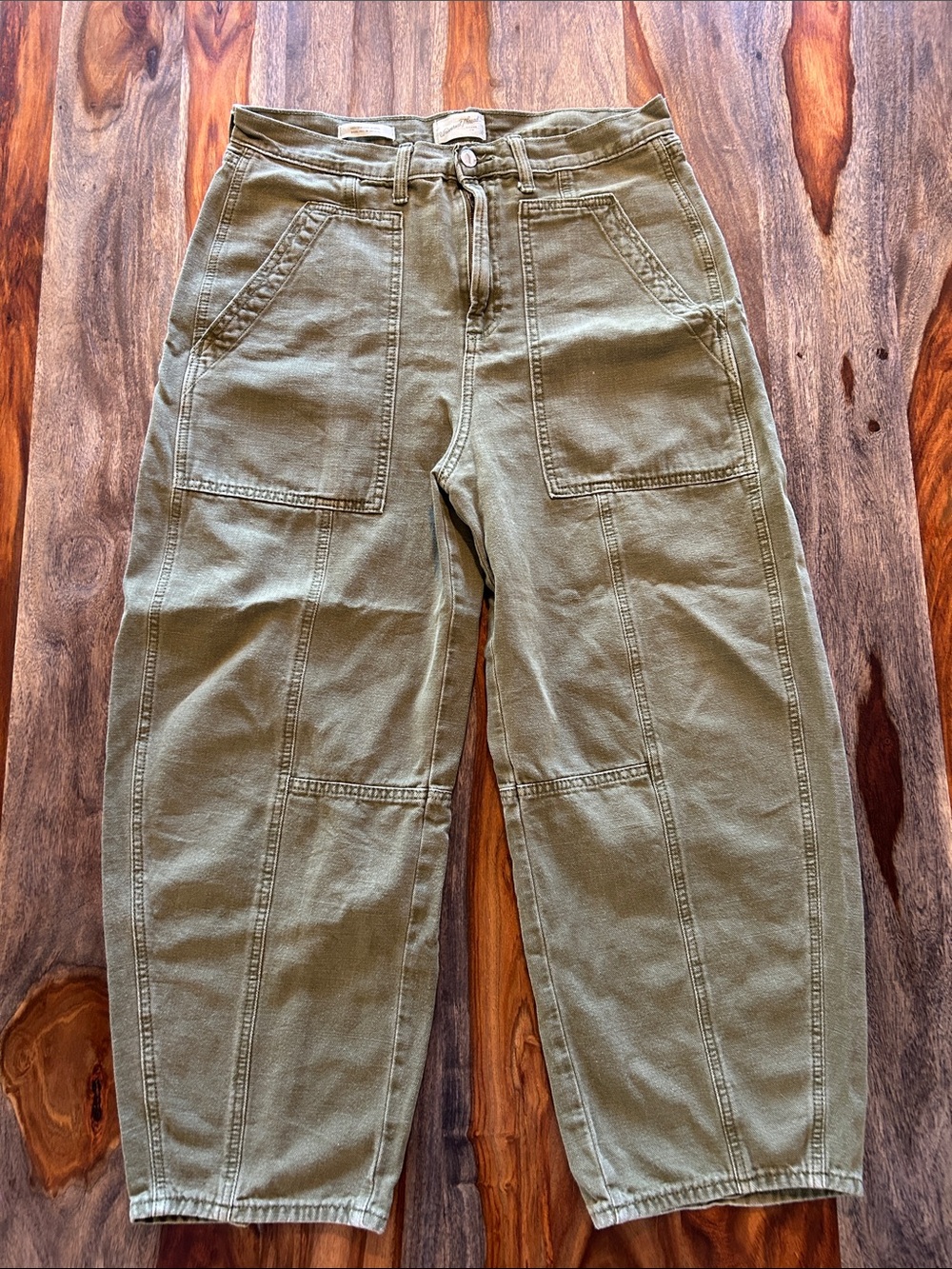 Universal Thread Women’s Olive Green Cargo High Rise Barrel Utility Pants